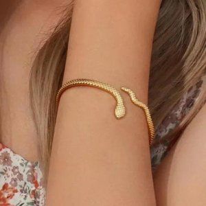 || 18K GOLD || NEW || ADJUSTABLE BANGLE BRACELET
